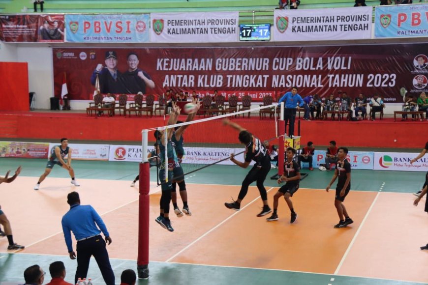 Atlet Kejuaraan Gubernur Cup Bola Voli  Puji GOR Indoor Serbaguna Palangka Raya
