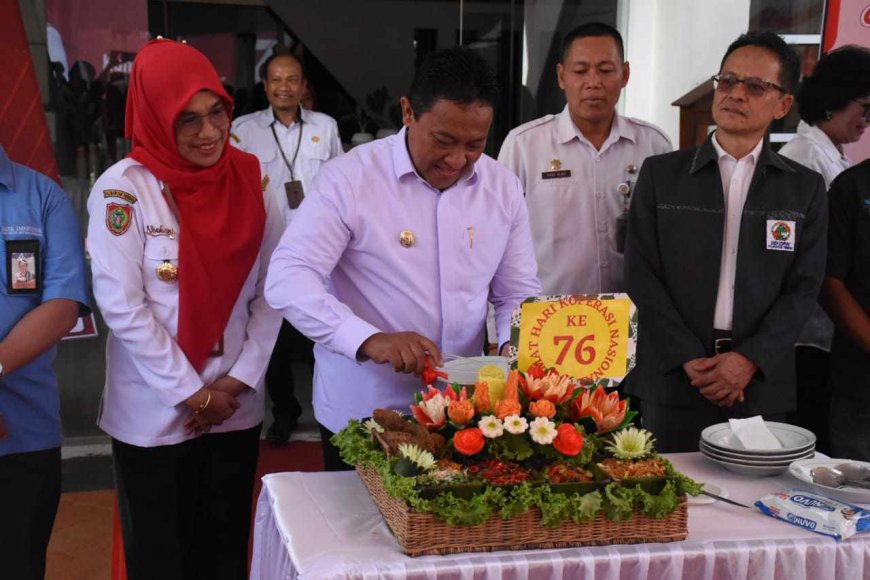 Wagub Edy Pratowo Pimpin Upacara Harkop Ke-76 Tingkat Kalteng