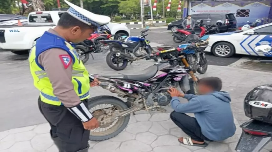 Satlantas Polresta Palangkaraya Tindak Pengguna Knalpot Tidak Sesuai Spesifikasi Teknis