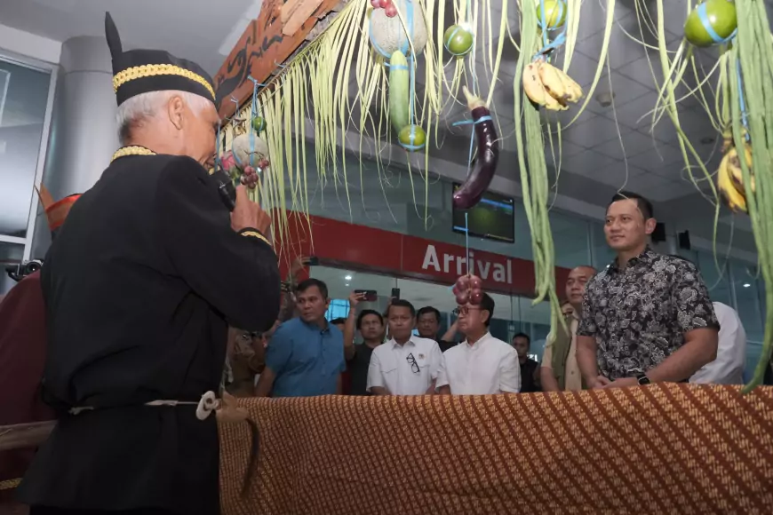 Upacara Adat Potong Pantan di Kota Palangka Raya: Penyambutan Tradisional untuk Menteri AHY