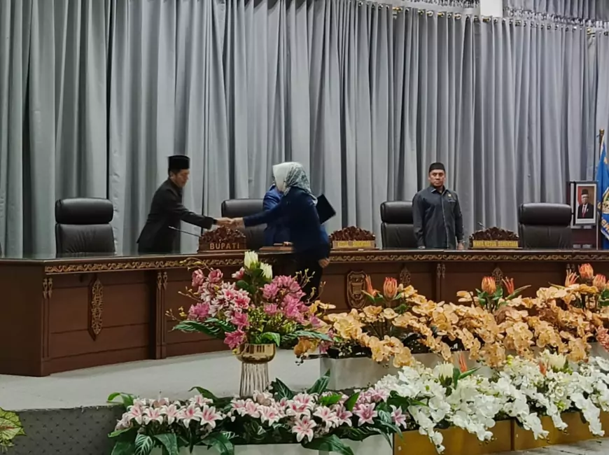 Pj Bupati Hadiri Penyampaian Pandangan Umum Fraksi DPRD Terkait Rancangan Perubahan APBD 2024