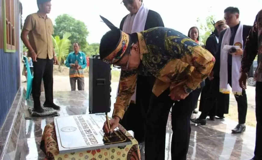 Pj Bupati Murung Raya Hadiri Peresmian dan Pentahbisan Gedung Gereja GKE Hagai di Barito Tuhup Raya