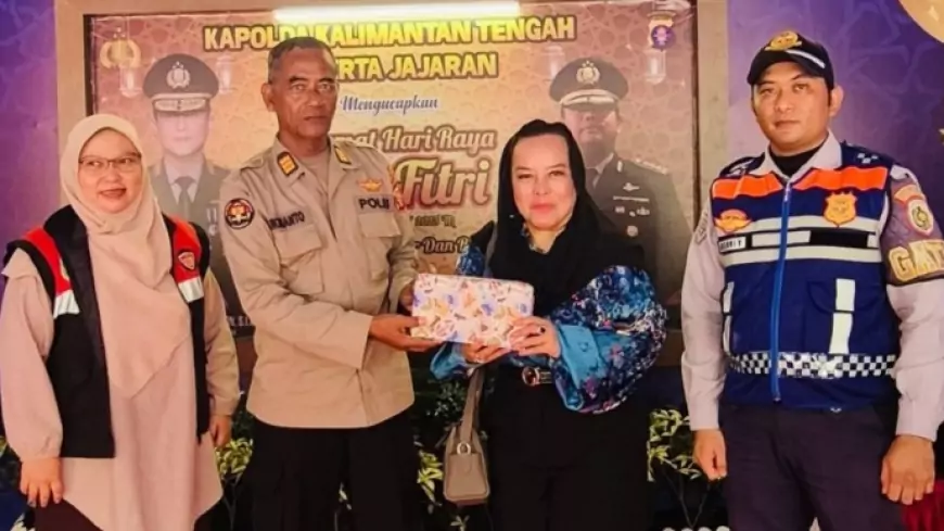 Faridawaty Darland Atjeh Tinjau Posko Mudik di Bundaran Besar Palangka Raya