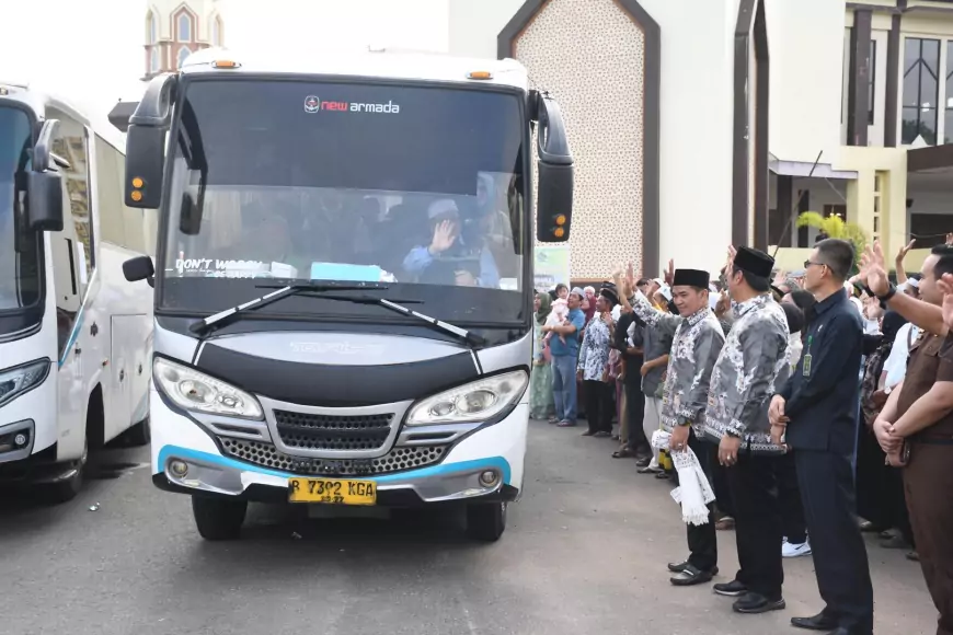 Bupati Pulang Pisau Lepas Keberangkatan 46 Jemaah Calon Haji Tahun 2025