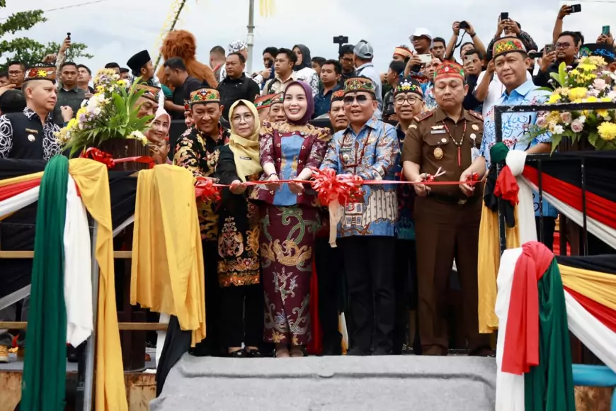 Wagub Kalteng Resmikan Kapal Wisata Susur Sungai, Dorong Ekowisata dan Kesejahteraan Masyarakat