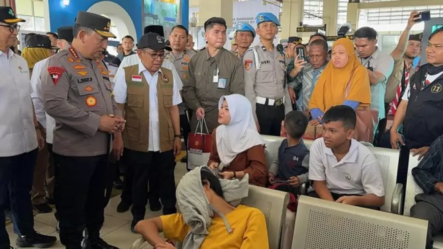 Kapolri Tinjau Arus Mudik di Terminal Pulo Gebang, Minta Rekayasa Lalu Lintas Dipersiapkan Matang