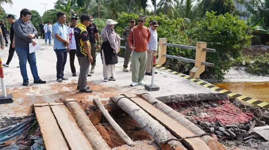 Bupati Sukamara Tinjau Kerusakan Akibat Banjir, Penanganan Darurat Langsung Dilakukan